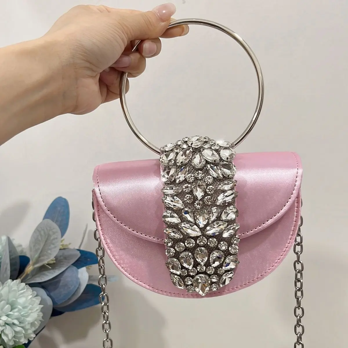 Light Luxury Half Moon Handheld Bag Fashion Brand Women's Bag Super Sparkling Diamond Evening Dress Banquet Crossbody Bag Women
Light Luxury Half Moon Handheld Bag Fashion Brand Women's Bag Super Sparkling Diamond Evening Dress Banquet Crossbody Bag Women