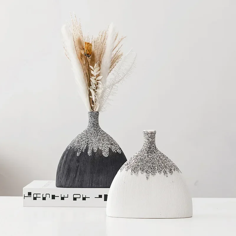 Creativity Art Vase Dried Flower Apparatus Black White Ceramic Vase Home Decorations Mesa Living Room TV Cabinet Bookcase Decor
Creativity Art Vase Dried Flower Apparatus Black White Ceramic Vase Home Decorations Mesa Living Room TV Cabinet Bookcase Decor