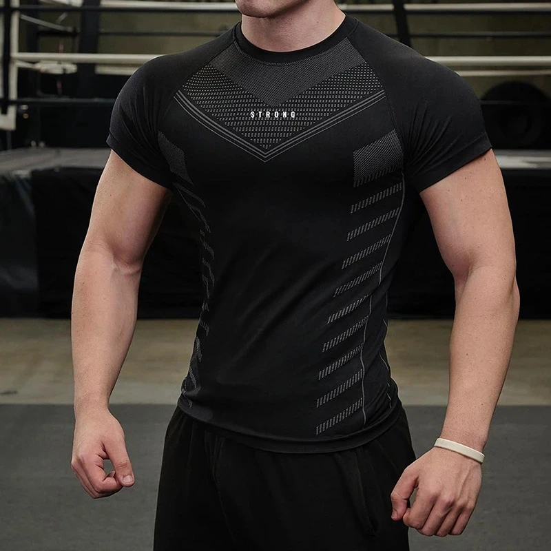 

New Men Gym T-shirt High elasticity bodybuilding fitness quick dry short sleeve men's sports Casual tops trend running T-shirt