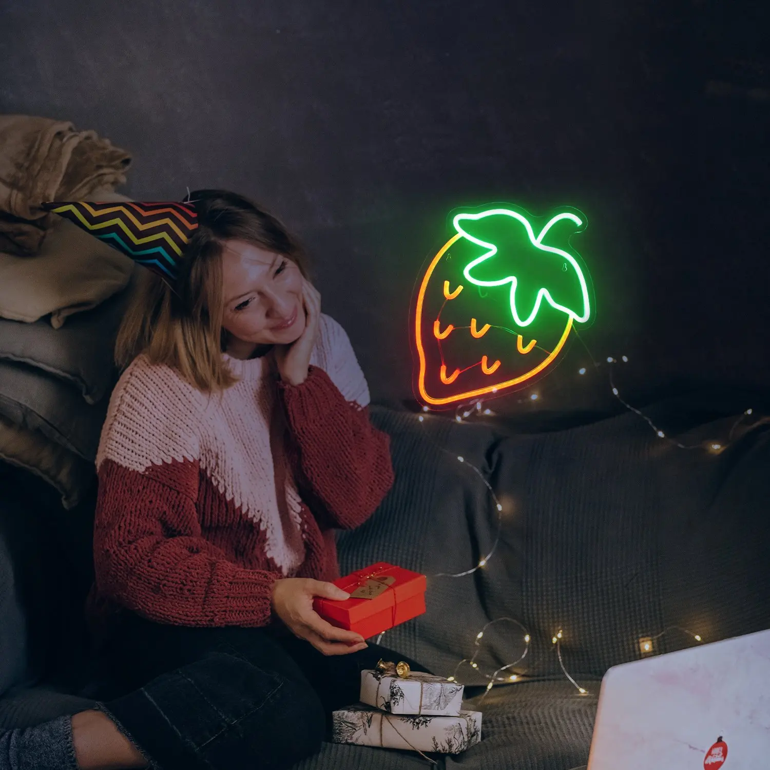 Фотообои trawberry с неоновыми знаками, USB-питание для магазина фруктов, ресторана, спальни, настенное украшение
Фотообои trawberry с неоновыми знаками, USB-питание для магазина фруктов, ресторана, спальни, настенное украшение