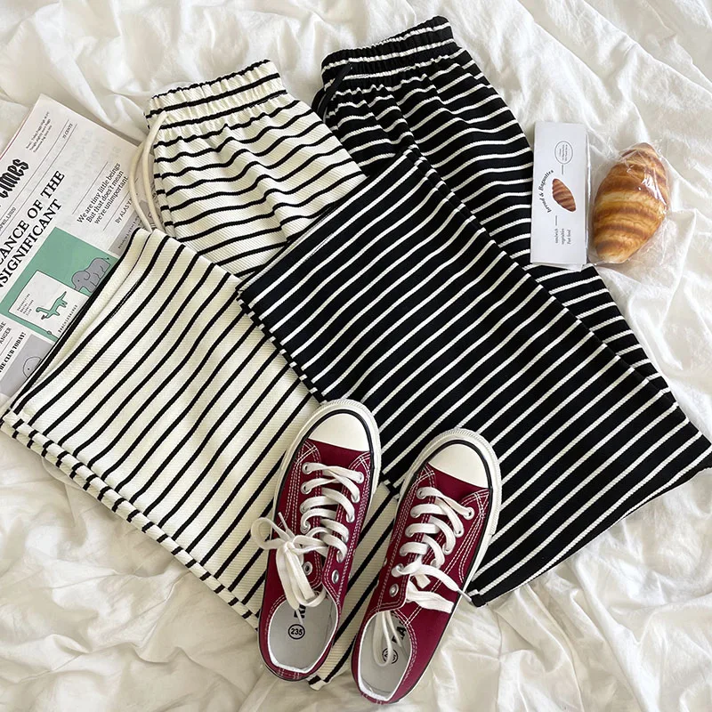 Daily comfort wear classic striped elastic high-waisted lazy wide leg casual pants
Daily comfort wear classic striped elastic high-waisted lazy wide leg casual pants