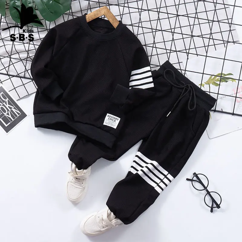 2023 boy sports two-piece spring and autumn new baby long sweater pants suit
2023 boy sports two-piece spring and autumn new baby long sweater pants suit
