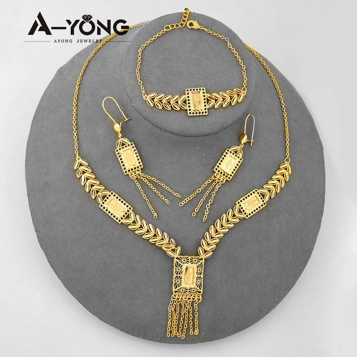 AYONG Dubai Gold Color Necklace Set 21k Gold Plated Tassel Rose Pendant Jewelry Set Middle East Women Bridal Wedding Parts
AYONG Dubai Gold Color Necklace Set 21k Gold Plated Tassel Rose Pendant Jewelry Set Middle East Women Bridal Wedding Parts