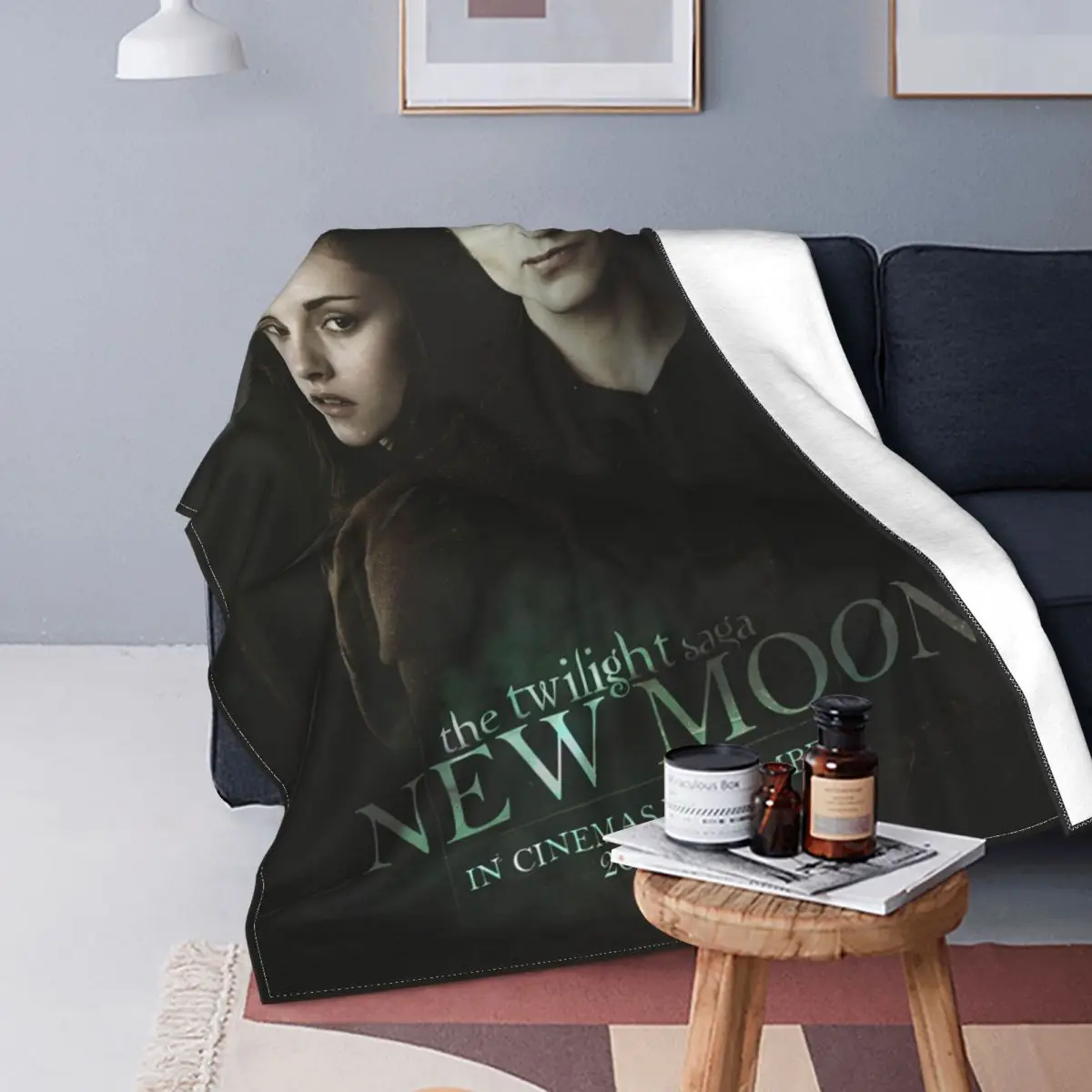 The Twilight Saga New Moon Blankets Fleece Spring/Autumn Edward Bella Lightweight Thin Throw Blanket for Sofa Bedroom Quilt
The Twilight Saga New Moon Blankets Fleece Spring/Autumn Edward Bella Lightweight Thin Throw Blanket for Sofa Bedroom Quilt