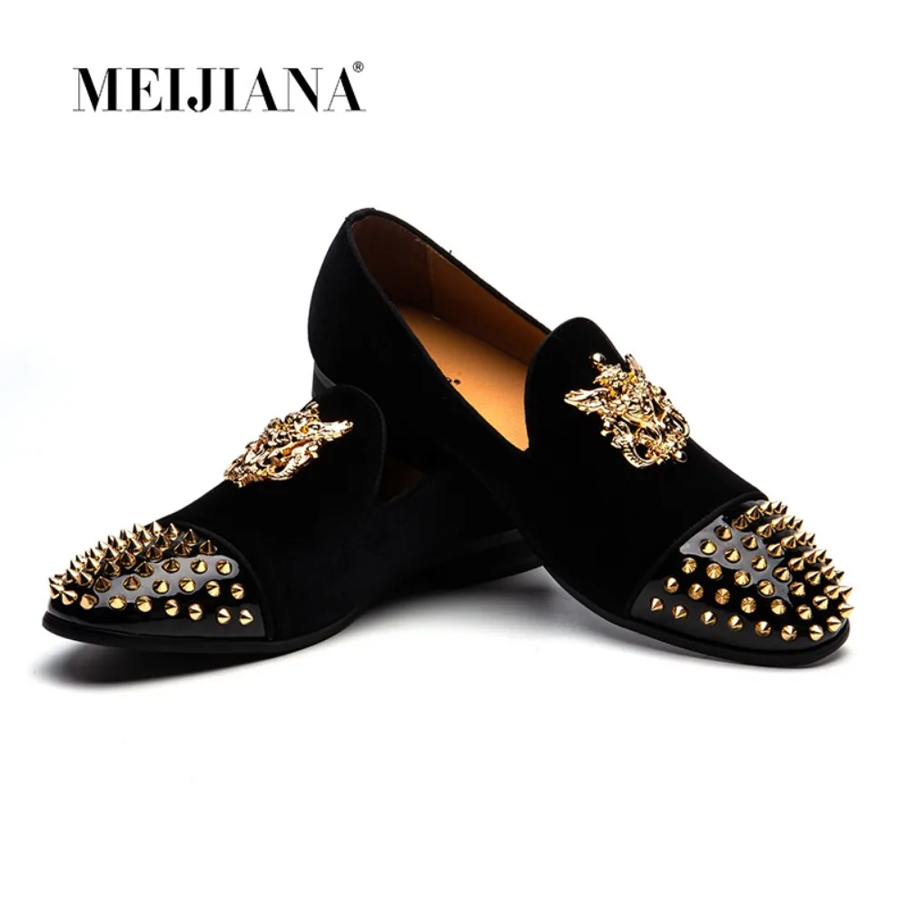 

Luxury Brand Men's Fashion Rivets Shoes Punk Style Men Dress Shoes Male Velvet Loafers Man Party Wedding Shoes Soft Moccasins