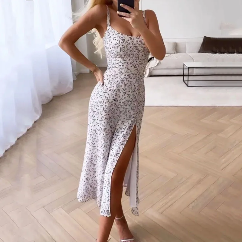 2023 summer European and American new explosive sexy suspender U-neck off-the-shoulder slip dress 
2023 summer European and American new explosive sexy suspender U-neck off-the-shoulder slip dress