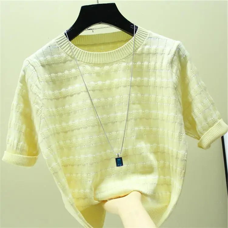 

Женская трикотажная футболка в полоску, короткий свободный свитер контрастных цветов с круглым вырезом, модель X173 на лето, 2024