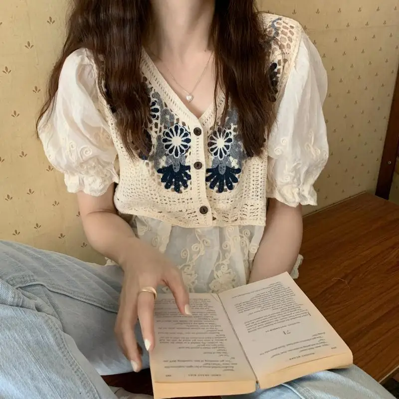 Ажурные рубашки и блузки, Корейская элегантная и Молодежная женская блузка с коротким рукавом, летние рубашки с цветочным принтом, винтажная одежда с V-образным вырезом 2024
Ажурные рубашки и блузки, Корейская элегантная и Молодежная женская блузка с коротким рукавом, летние рубашки с цветочным принтом, винтажная одежда с V-образным вырезом 2024