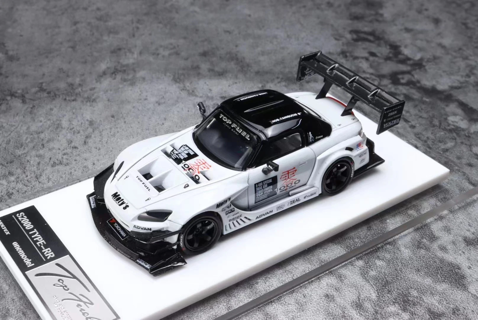 Onemodel 1:64 Honda Civic Top топливо S2000 Тип RR модель автомобиля из сплава коллекционные украшения
Onemodel 1:64 Honda Civic Top топливо S2000 Тип RR модель автомобиля из сплава коллекционные украшения