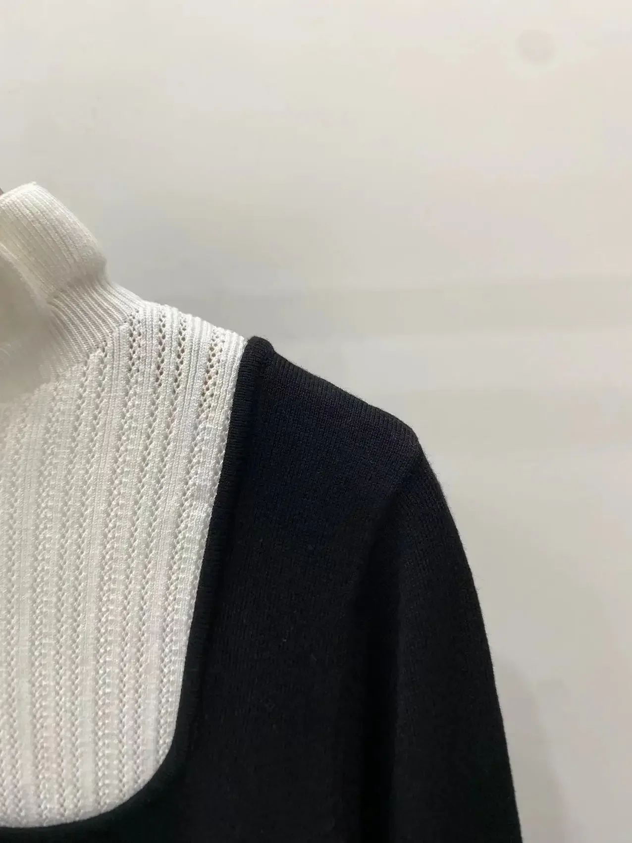 Women Sweater Color Contrast Rhinestone Buttons Ruffled Long Sleeve Sweet Autumn Winter 2023 Knitted Pullover
Women Sweater Color Contrast Rhinestone Buttons Ruffled Long Sleeve Sweet Autumn Winter 2023 Knitted Pullover