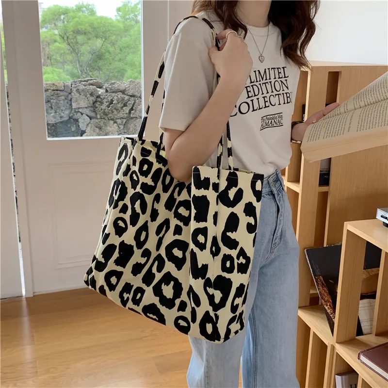 Large Capacity Leopard Print Canvas Women Tote Bag Shopper Handbag Lady Shoulder Bags Cosmetic bag for Makeup And Bucket Bag
Large Capacity Leopard Print Canvas Women Tote Bag Shopper Handbag Lady Shoulder Bags Cosmetic bag for Makeup And Bucket Bag