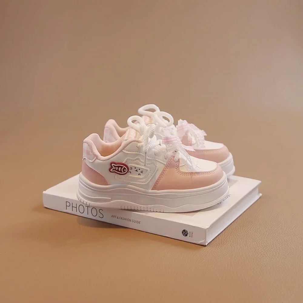 أحذية رياضية للفتيات المراهقات على الطراز الكوري، موضة عصرية من الجلد الصناعي، أحذية رياضية للأطفال مضادة للانزلاق وقابلة للتنفس. أحذية رياضية للفتيات المراهقات على الطراز الكوري، موضة عصرية من الجلد الصناعي، أحذية رياضية للأطفال مضادة للانزلاق وقابلة للتنفس.