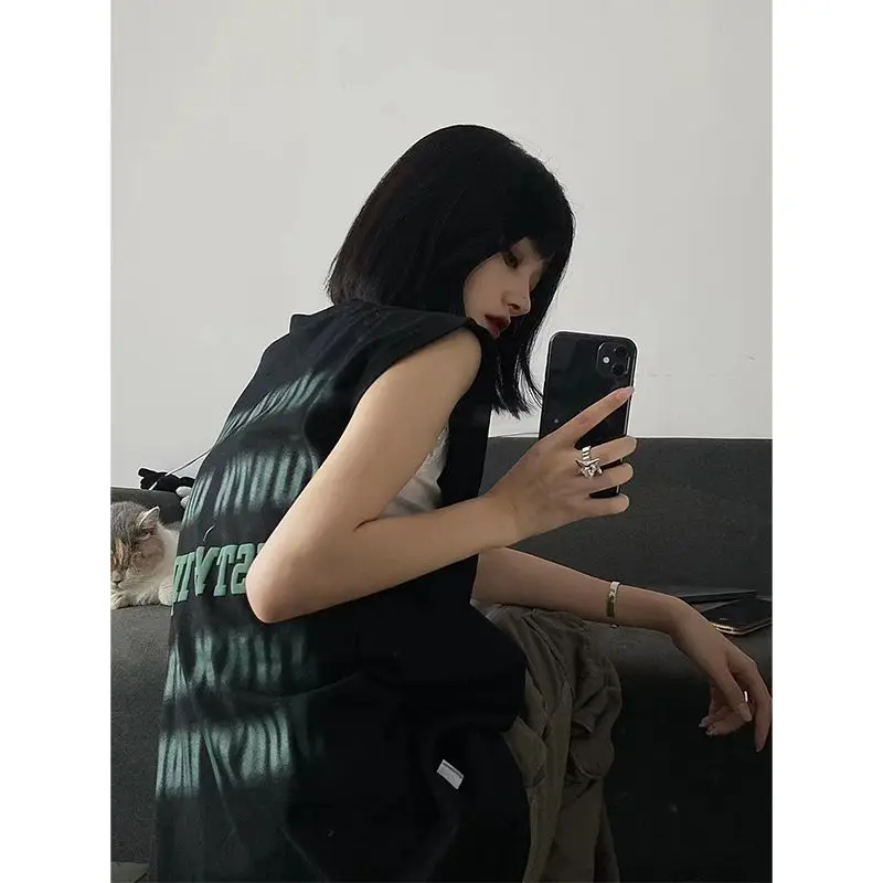 Korean high street pure cotton loose sleeveless vest summer national fashion brand versatile oversize couple short sleeved shirt
Korean high street pure cotton loose sleeveless vest summer national fashion brand versatile oversize couple short sleeved shirt