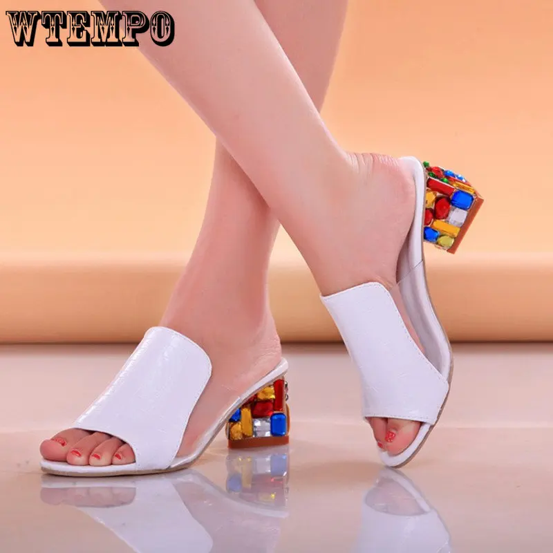 WTEMPO New Women Crystal Sandals Ladies Peep Toe Black White Square Heel Cool Shoes Spring Summer Fashion New Footwear Wholesale
WTEMPO New Women Crystal Sandals Ladies Peep Toe Black White Square Heel Cool Shoes Spring Summer Fashion New Footwear Wholesale