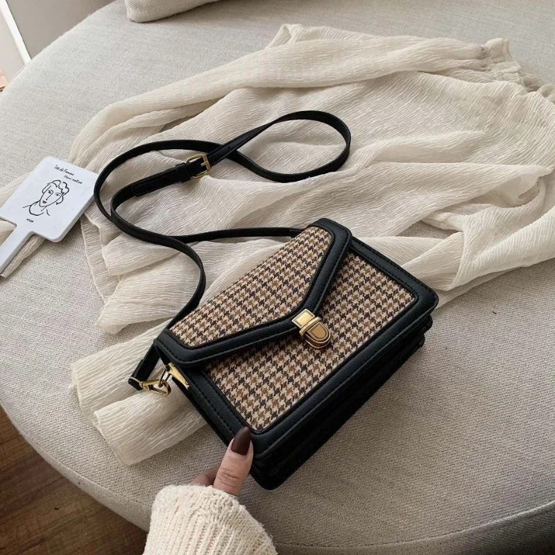 Retro Plaid Bag Women's Bag 2022 New Senior Ladies; Minority Design Commuter One-shoulder Crossbody Small Square Bag
Retro Plaid Bag Women's Bag 2022 New Senior Ladies; Minority Design Commuter One-shoulder Crossbody Small Square Bag
