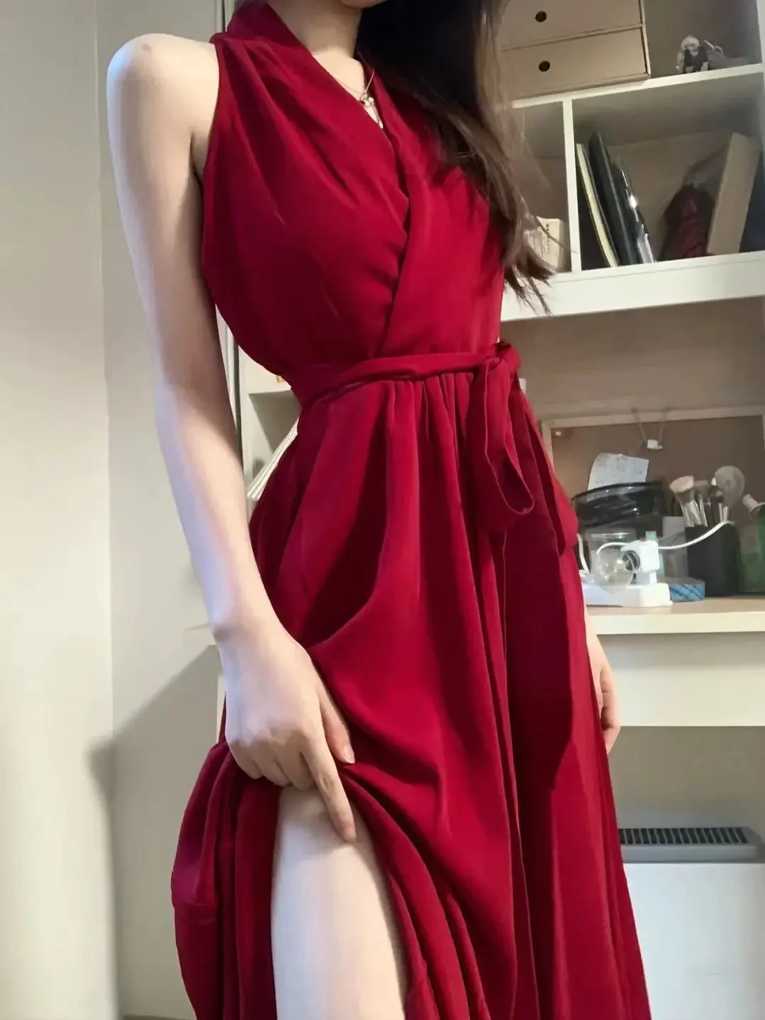 Sexy Red Dress With Bandage Neck-Mounted Sleeveless Dresses Autumn Winter 2024 Fall Outfits Women
Sexy Red Dress With Bandage Neck-Mounted Sleeveless Dresses Autumn Winter 2024 Fall Outfits Women