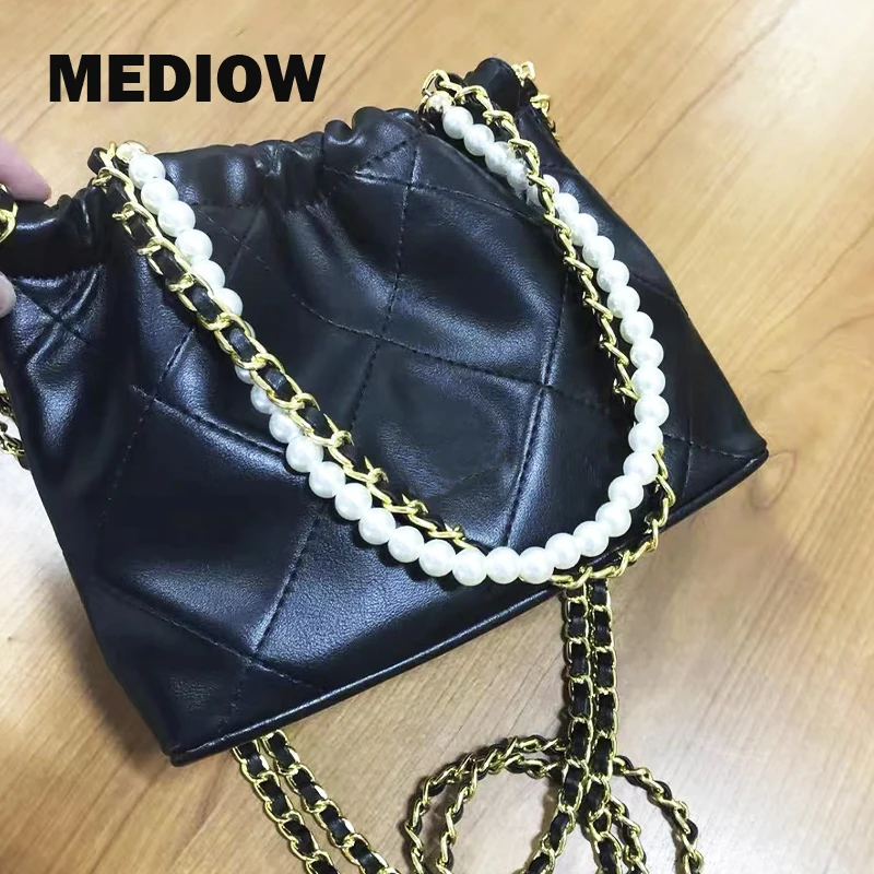 MEDIOW Commuter Bag For Women Luxury Designer Handbag 2023 New In PU Chain Hand Strap Rhombus Pattern Solid Color Messenger Bag
MEDIOW Commuter Bag For Women Luxury Designer Handbag 2023 New In PU Chain Hand Strap Rhombus Pattern Solid Color Messenger Bag