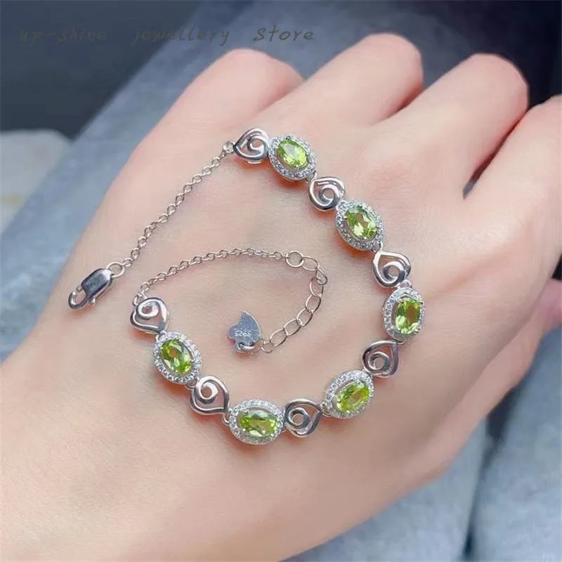 New 925 silver inlaid natural peridot bracelet, fine craftsmanship, luxurious atmosphere, can be customized
New 925 silver inlaid natural peridot bracelet, fine craftsmanship, luxurious atmosphere, can be customized