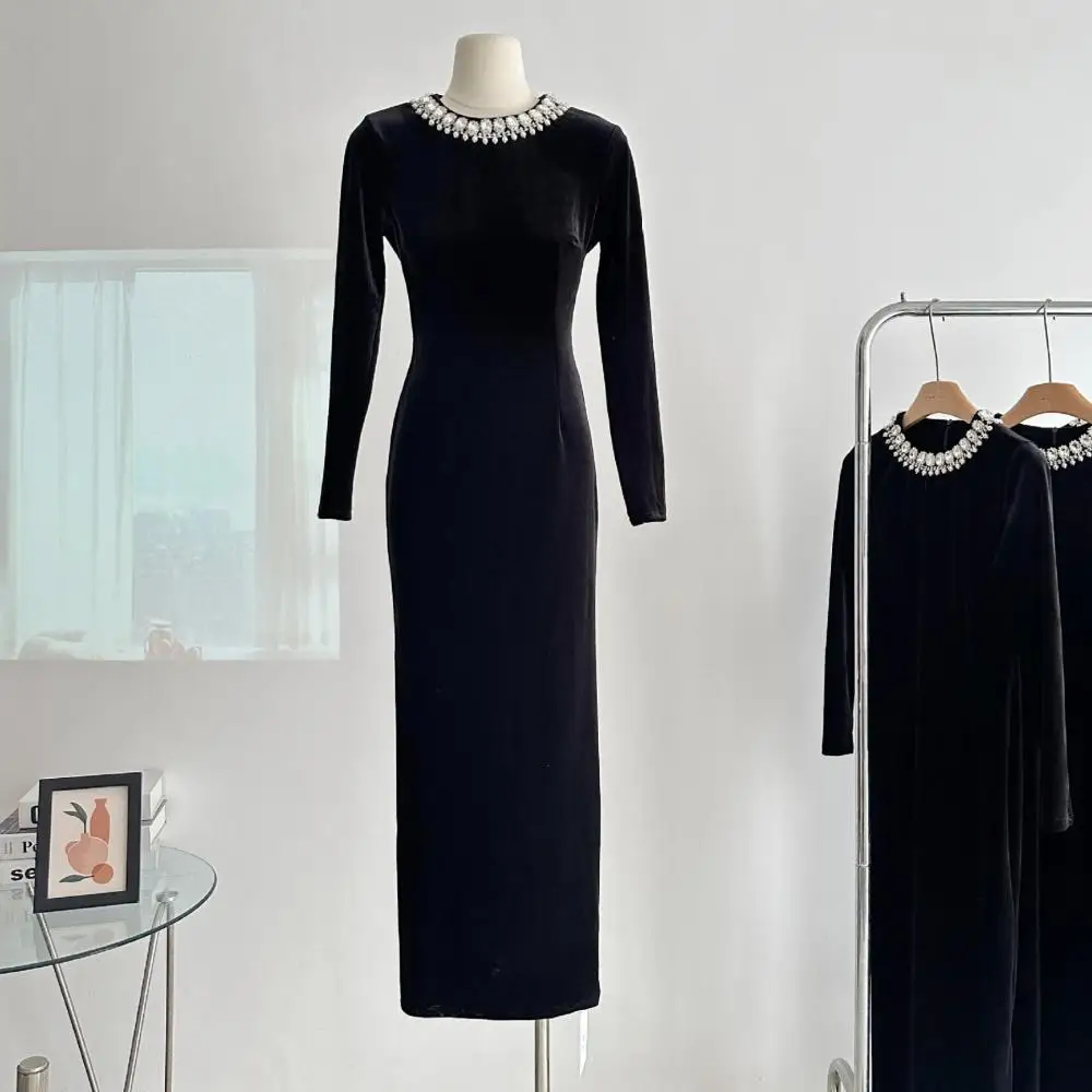 Runway Diamond Beaded Round Neck Black Velvet Dress 2023 Autumn New Long Sleeve Slim Maxi Dresses Evening Party Clothing
Runway Diamond Beaded Round Neck Black Velvet Dress 2023 Autumn New Long Sleeve Slim Maxi Dresses Evening Party Clothing