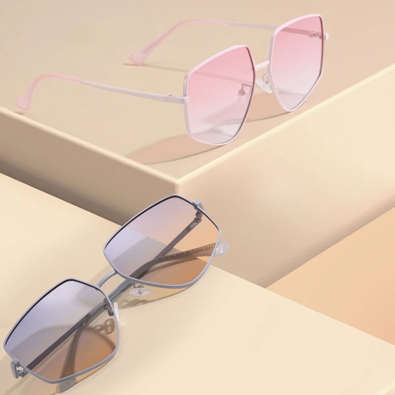 Fashion Women Polarized Sunglasses Frame New Female Stylish Quality Sunglasses Shaes Multi Colors Woman Sunshades LS317
Fashion Women Polarized Sunglasses Frame New Female Stylish Quality Sunglasses Shaes Multi Colors Woman Sunshades LS317