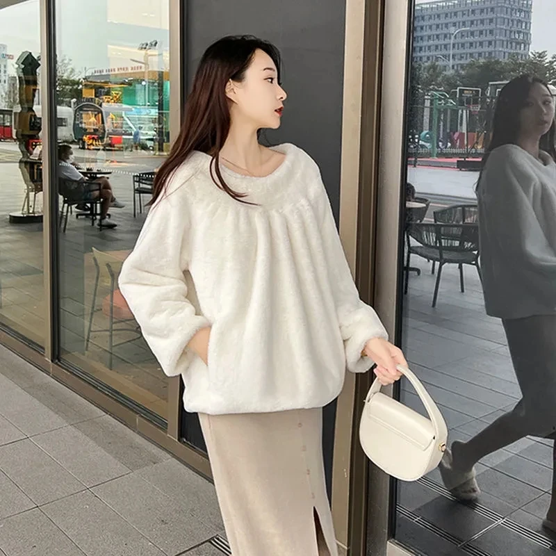 2023 New Winter Thick Plush Warm Clothes Overcoat Faux Fur Collar Fashion Ladies Coats Furry Female Coats Soft Fashion Top
2023 New Winter Thick Plush Warm Clothes Overcoat Faux Fur Collar Fashion Ladies Coats Furry Female Coats Soft Fashion Top