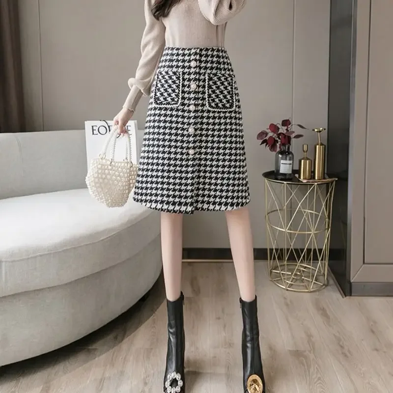 2023 Winter New High Waist Slim A- line One-Step Mid-Length Plaid Skirts Spring Autumn Pocket Houndstooth Woolen Skirt Women
2023 Winter New High Waist Slim A- line One-Step Mid-Length Plaid Skirts Spring Autumn Pocket Houndstooth Woolen Skirt Women