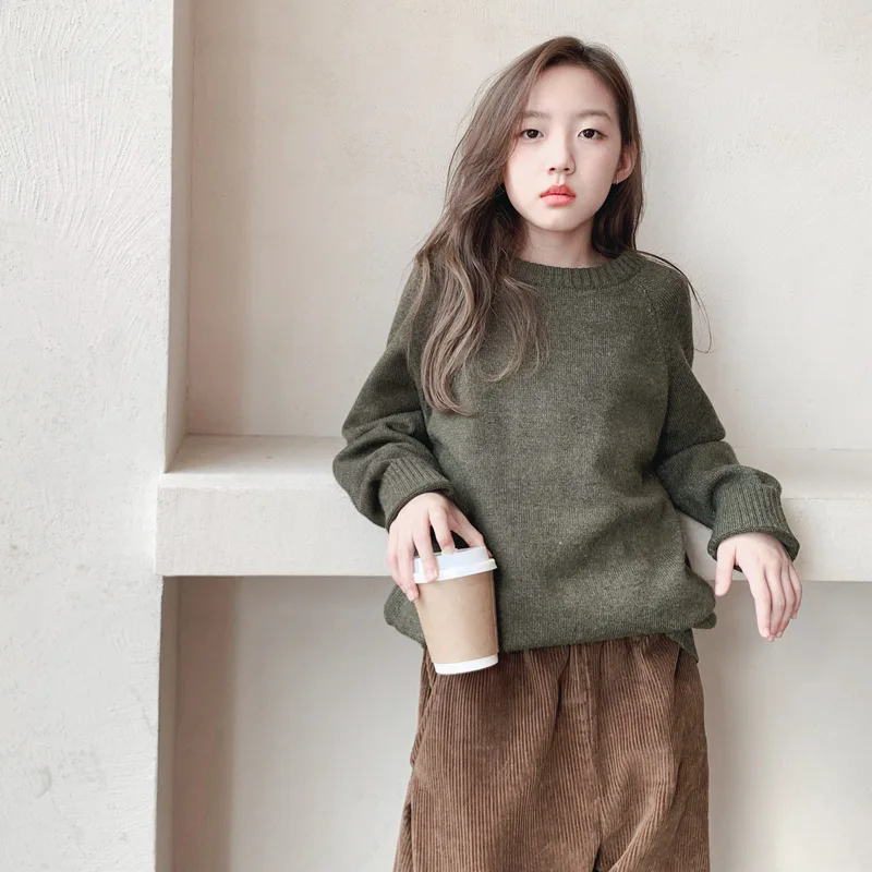 Winter Girl Sweater Children Clothing New Children Retro Corduroy Patch Sleeve Sweater Big Children Pullover Loose Pants Sweater 
Winter Girl Sweater Children Clothing New Children Retro Corduroy Patch Sleeve Sweater Big Children Pullover Loose Pants Sweater