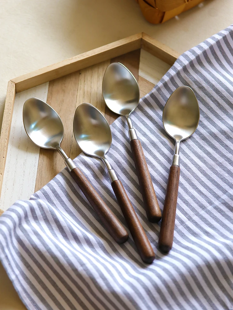 Vintage walnut brushed western tableware 304 stainless steel soup pointed spoon rice home dinner Japanese
Vintage walnut brushed western tableware 304 stainless steel soup pointed spoon rice home dinner Japanese