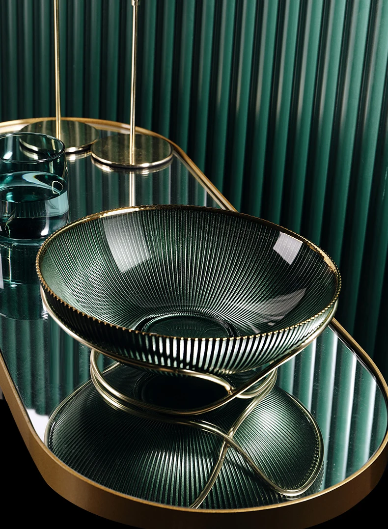 Высококачественный стеклянный поднос для фруктов, украшение для домашнего кофейного столика в гостиной, американский стиль, роскошный поднос, креативное украшение для корзины для конфет
Высококачественный стеклянный поднос для фруктов, украшение для домашнего кофейного столика в гостиной, американский стиль, роскошный поднос, креативное украшение для корзины для конфет