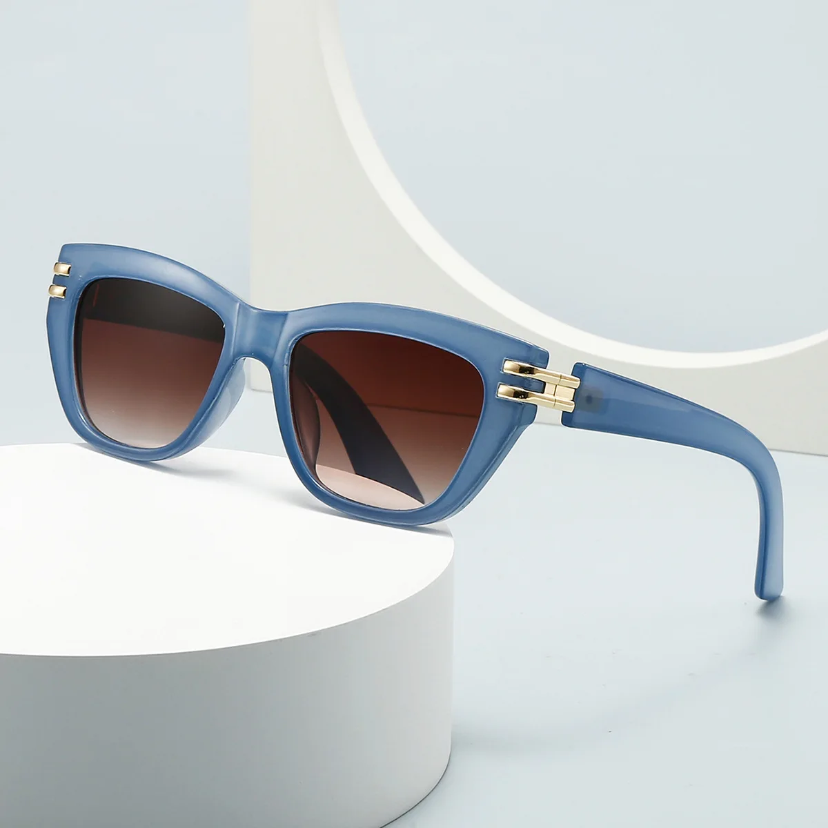 

Luxury Brand Designer Punk Irregular Square Sunglasses Women For Men Sun Glasses Vintage Popular Big Frame Metal Rivet Shades