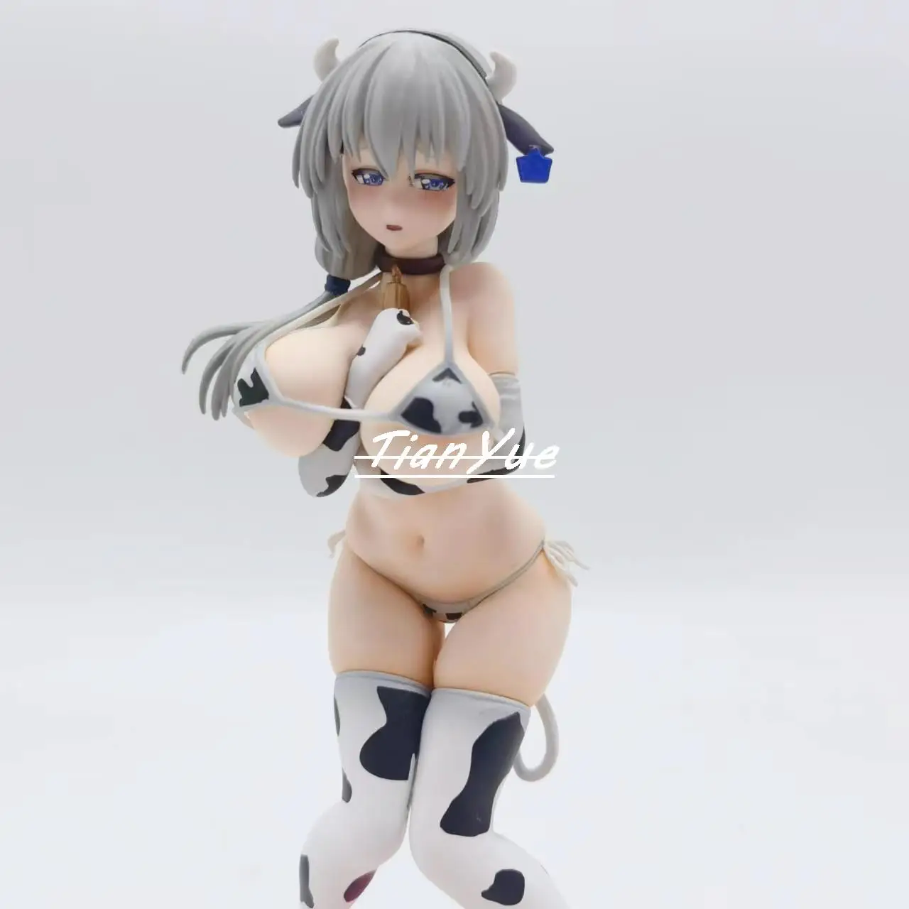 Anime Uzaki wants to play Cow print bikini version Girl PVC Figure Sexy Girl Figure Toy 22cm 
Anime Uzaki wants to play Cow print bikini version Girl PVC Figure Sexy Girl Figure Toy 22cm