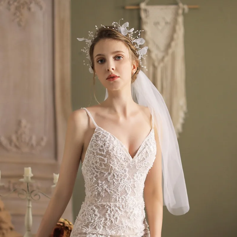 Garland Bridal Veil Wedding Dress Accessories Studio Location Photo Head Accessories
Garland Bridal Veil Wedding Dress Accessories Studio Location Photo Head Accessories