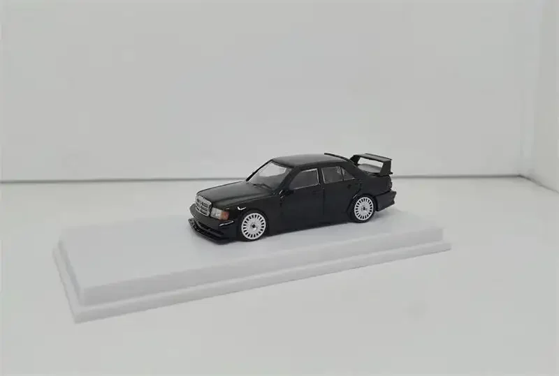 Коллекционная Миниатюрная модель автомобиля Seeker 1:64 190E W201 2,5-16 Evo limited999
Коллекционная Миниатюрная модель автомобиля Seeker 1:64 190E W201 2,5-16 Evo limited999