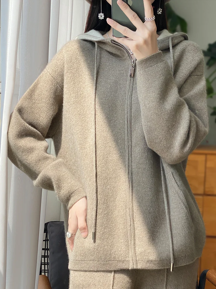 2024 Spring Autumn Women Sweater Zipper Coat 100% Merino Wool Hoodie Cardigan Casual Loose Knitted Coat Korean Fashion Clothes
2024 Spring Autumn Women Sweater Zipper Coat 100% Merino Wool Hoodie Cardigan Casual Loose Knitted Coat Korean Fashion Clothes