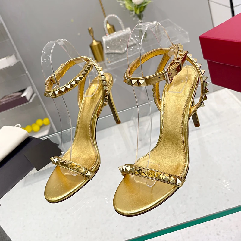 Advanced High Heel Sandals Summer New Metal Rivet Decor Round Toe Female Sandals One Strap Design Upper Banquet Ladies Pumps
Advanced High Heel Sandals Summer New Metal Rivet Decor Round Toe Female Sandals One Strap Design Upper Banquet Ladies Pumps