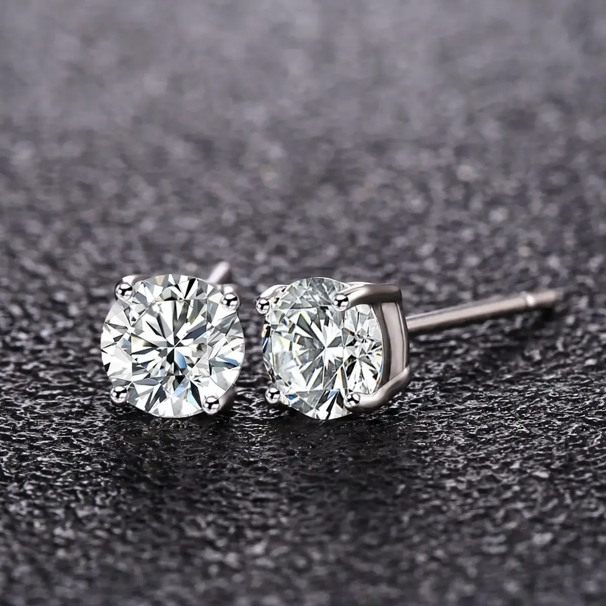 New Fine 925 Sterling Silver Diamond Stud Earrings for Women Fashion Charms Party Wedding Classic Jewelry Holiday Gifts
New Fine 925 Sterling Silver Diamond Stud Earrings for Women Fashion Charms Party Wedding Classic Jewelry Holiday Gifts