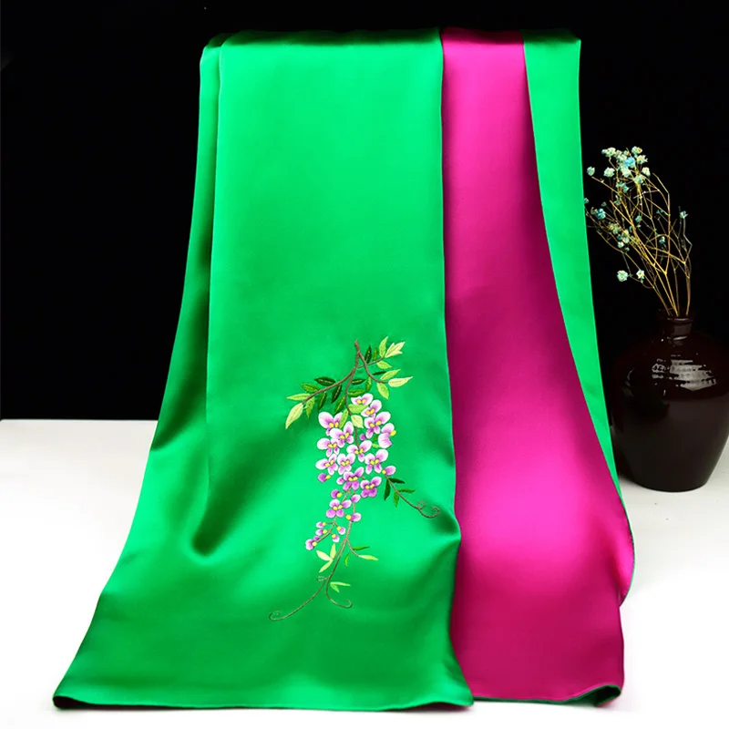 Xiuzhuang sells high-end holiday gifts and gives practical high-end Suzhou embroidery handmade embroidered scarves and silk scar
Xiuzhuang sells high-end holiday gifts and gives practical high-end Suzhou embroidery handmade embroidered scarves and silk scar