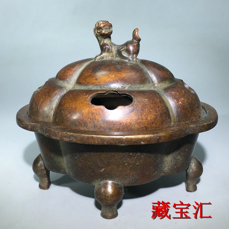 

Vintage pure copper special-shaped plum blossom four-legged tripod Daming Xuande incense burner-style bronze incense burner