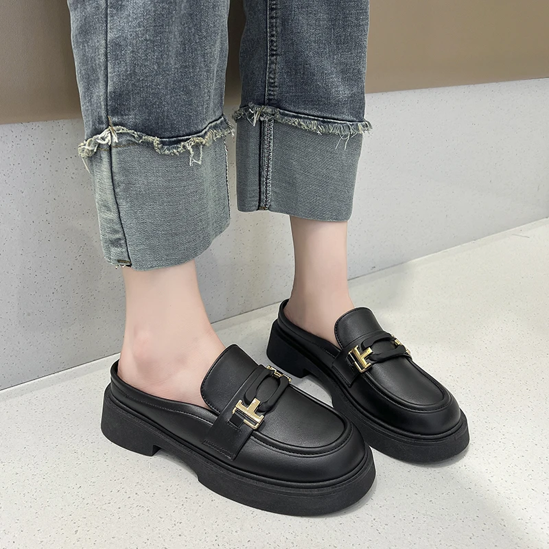 Новые женские туфли Baotou на низком каблуке 2023 модные роскошные однотонные полутапочки Женские повседневные удобные туфли для ленивых Мюррей женские туфли
Новые женские туфли Baotou на низком каблуке 2023 модные роскошные однотонные полутапочки Женские повседневные удобные туфли для ленивых Мюррей женские туфли