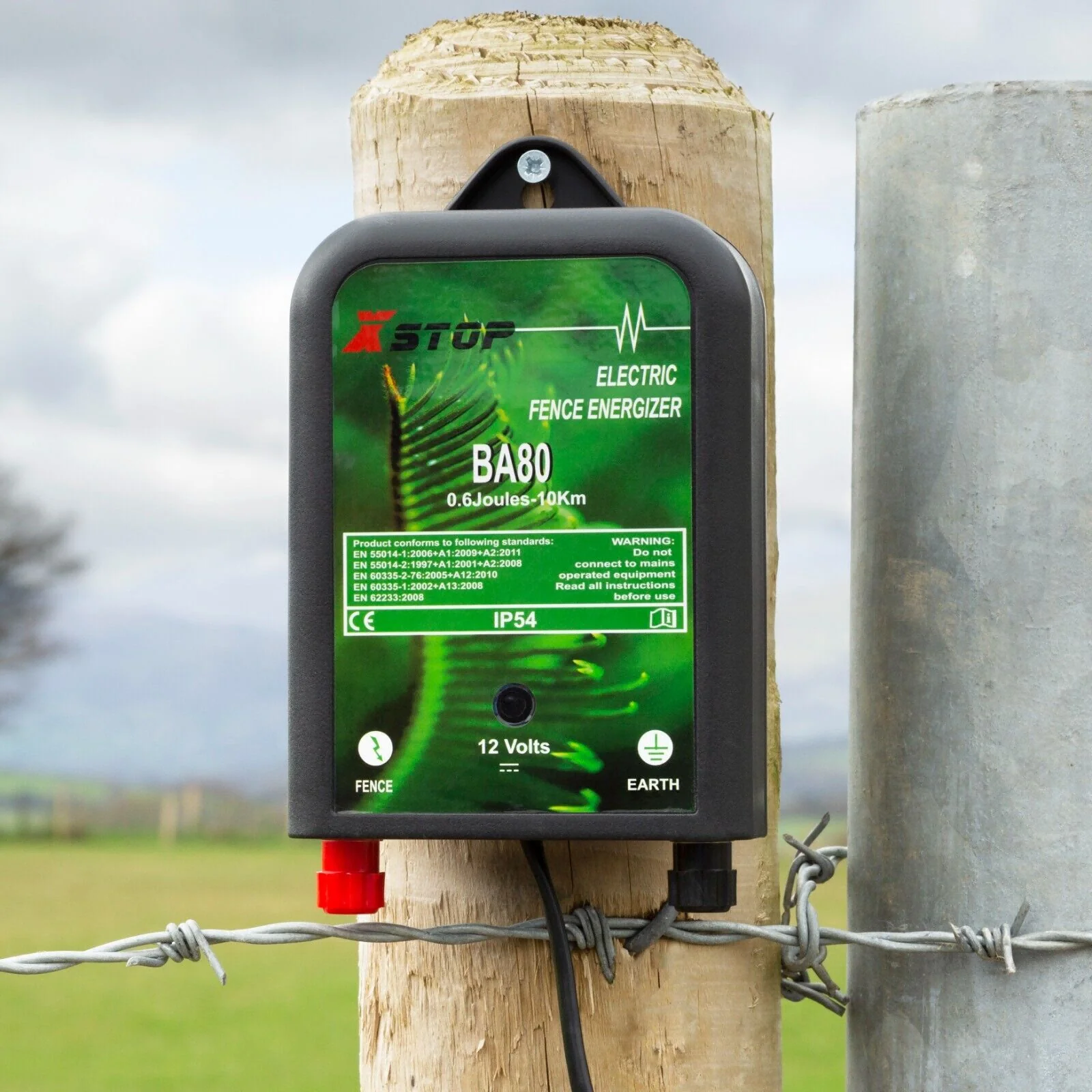 Solar Electric Fence Energizer System Can Use 12V Solar Powered Cattle Horse Pig Sheep And Bear Electric Fence
Solar Electric Fence Energizer System Can Use 12V Solar Powered Cattle Horse Pig Sheep And Bear Electric Fence