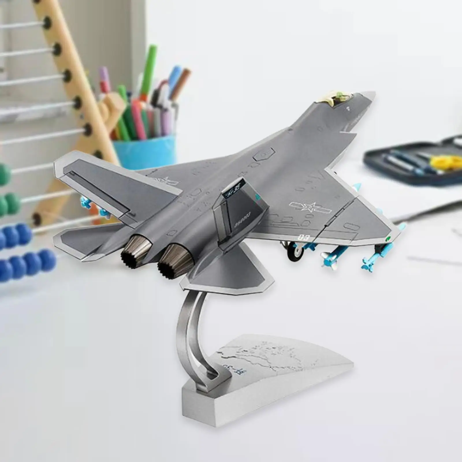 Сувенир J35 в масштабе 1/48 года, подарок для взрослых, модель самолета с демонстрацией под давлением, модель для офиса, полки, кафе, спальни, гостиной
Сувенир J35 в масштабе 1/48 года, подарок для взрослых, модель самолета с демонстрацией под давлением, модель для офиса, полки, кафе, спальни, гостиной