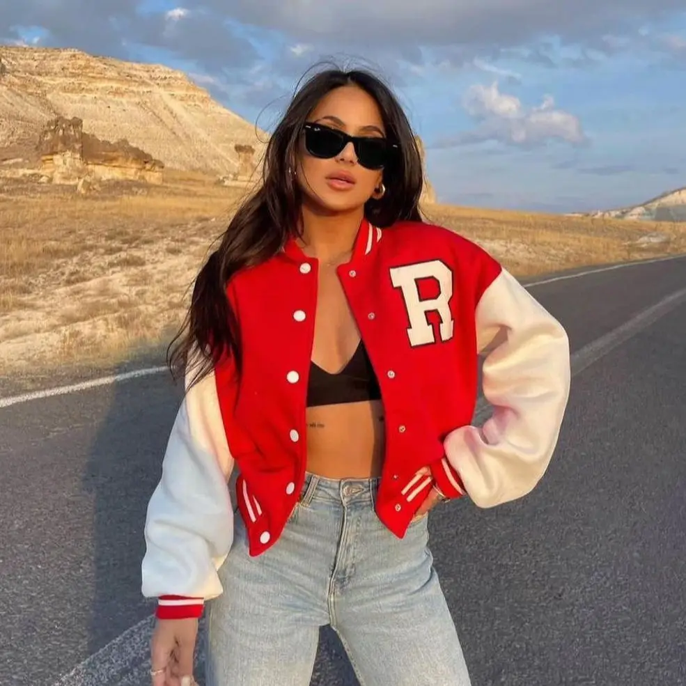 2024 Spring Women's Hoodie Black High Collar Long Sleeve Button Loose Hoodies Female Spring New Trendy Casual Ladies Clothes
2024 Spring Women's Hoodie Black High Collar Long Sleeve Button Loose Hoodies Female Spring New Trendy Casual Ladies Clothes