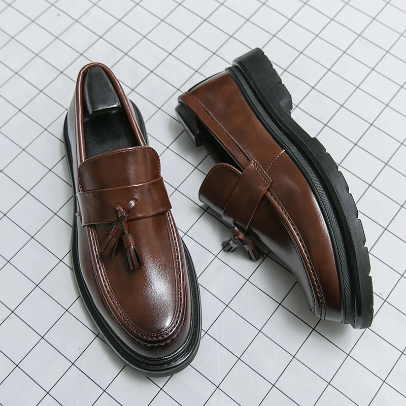 Spring New Thick Soled Leather Shoes Luxury Brand Loafers Men Slip-on Soft Bottom Comfortable Moccasin Men's Shoes Casual Shoes
Spring New Thick Soled Leather Shoes Luxury Brand Loafers Men Slip-on Soft Bottom Comfortable Moccasin Men's Shoes Casual Shoes