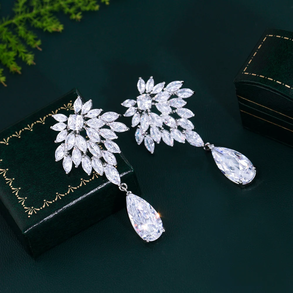 BeaQueen Dazzling White Color Marquise CZ Silver Plated Long Water Drop Dangle Earring for Women Party Wedding Jewelry Gift E663
BeaQueen Dazzling White Color Marquise CZ Silver Plated Long Water Drop Dangle Earring for Women Party Wedding Jewelry Gift E663