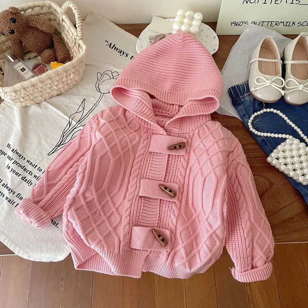 

Girls' Autumn/Winter Sweater 2023 New Children's Cow Horn Button Hooded Top Girls' Cardigan, Children's Knitwear