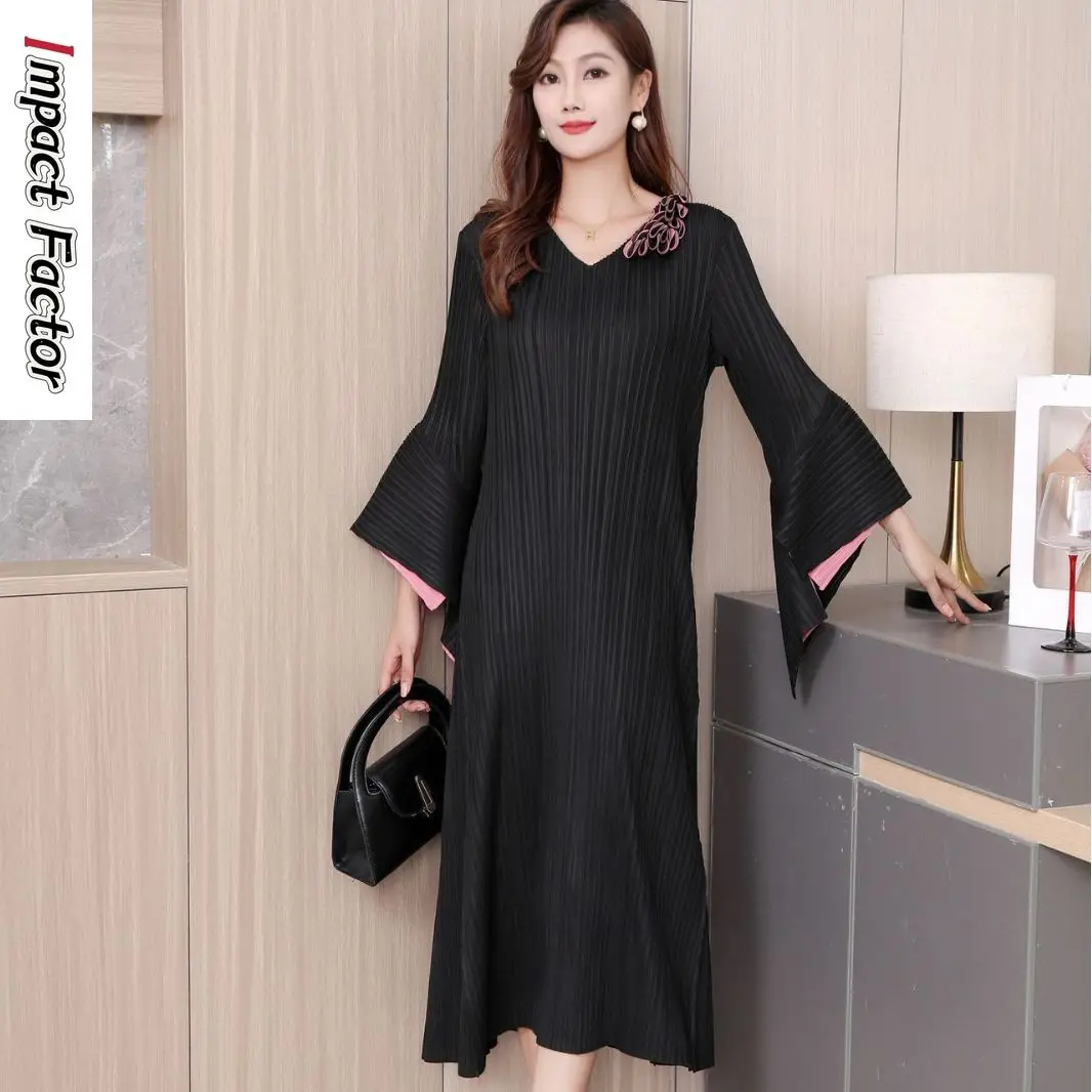 Spring and Autumn Season Three House Pleated New Flare Sleeve Dress Long Sleeve Mid Length Dress Fashion and Elegant Fit
Spring and Autumn Season Three House Pleated New Flare Sleeve Dress Long Sleeve Mid Length Dress Fashion and Elegant Fit