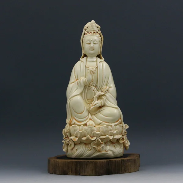 

Dehua Kiln Ruyi Guanyin Sitting Lotus Buddha Statue Decoration Antique Porcelain Antique Porcelain Collection