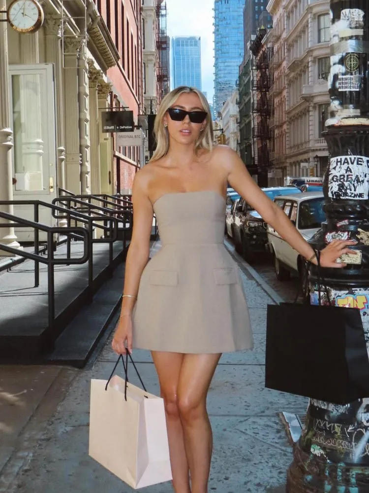 Sexy Solid Strapless Mini Dress For Women Elegant Slim Backless Pockets A-line Dresses 2023 Female Chic High Street Robes
Sexy Solid Strapless Mini Dress For Women Elegant Slim Backless Pockets A-line Dresses 2023 Female Chic High Street Robes