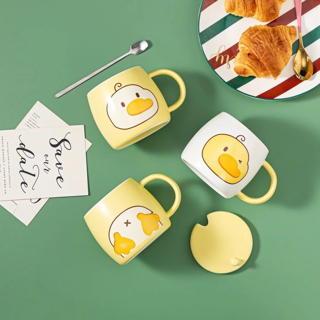 

Креативная чайная чашка Little Yellow Duck, милая мультяшная керамическая кружка с крышкой-ложкой, эмалированная кофейная чашка, парная чашка для воды, 420 мл