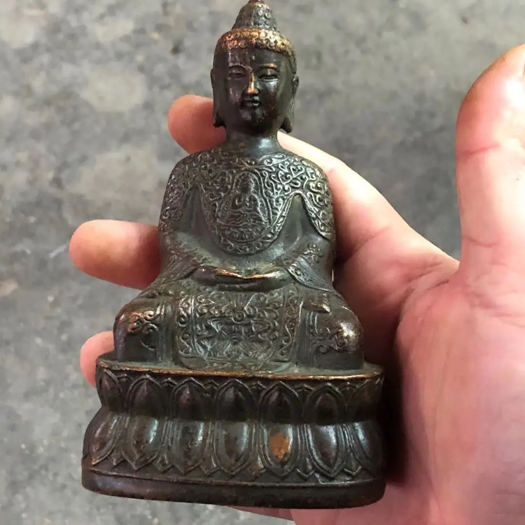 Collection of antique handicrafts, brass Buddha statues, and one collection of Buddha bronze artifacts
Collection of antique handicrafts, brass Buddha statues, and one collection of Buddha bronze artifacts